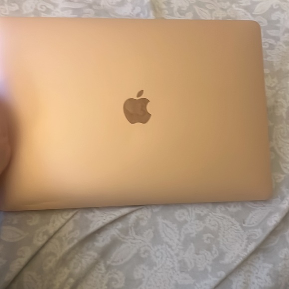 Mackbook Air 2020 M1 chip - Picture 2 of 8